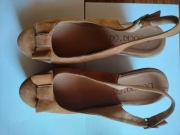 Lasocki, skórzane zamszowe czółenka na koturnie