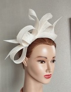 Ivory fascynator na opasce. Kremowy fascynator ślubny z woalką lub bez 