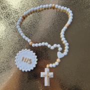 Różaniec i hostia zestaw z masy cukrowej pierwsza komunia święta