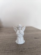 Urocza Figurka Aniołka – Idealna Pamiątka I Komunii Świętej