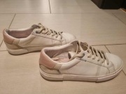 Sneakersy  białe pull&bear 39