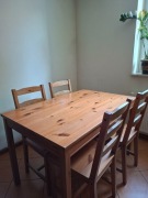 Zestaw mebli, stół, 6 krzeseł, drewno sosnowe, stan dobry, 118x75x75