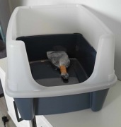 Kuweta dla kota Iris ohyama granatowa plus łopatka