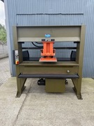 Atom SP588 Wycinarka prasa hydrauliczna sztanca wykrawarka siekarka