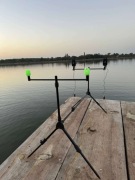 Rod Pod z elektronicznymi alarmami i swingerami na 2 Wędki, Aluminiowy