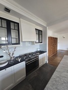 Ekskluzywna kuchnia z drewna z marmurowym blatem SMEG&Bosch&BLUM