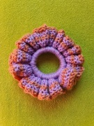 Gumka do włosów Scrunchie na szydełku Fioletowo Pomańczowa