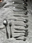 sztućce m.in GERLACH, ROSTFREI, FWM DRZEWICA z PRL 23 szt