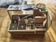 Drewniany Sklep z Przekąskami – Snack Shop Mamabrum