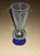 Wazon. Szkło lodowe, imitujące spękania.