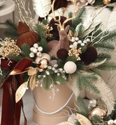 piekny stroik bozonarodzeniowy  w kolorze brazu