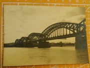 Most kolejowy Warszawa? Okupacja? Baner napis na moście 