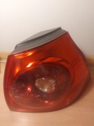 Lampa prawy tył golf 5 (1k6945095N)