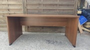 Brązowe proste biurko 160x80 