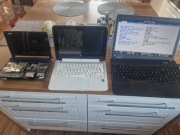 Trzy uszkodzone laptopy