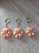 Łapka kocia. Brelok na klucze, do plecaka.