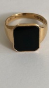 Sygnet z onyksem, złoto 18K, waga ok. 3,7 gr SUPER