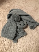 Wełniany komplet by o la la czapka szalik pompony