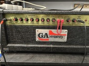 Lampowy head wzmacniacz gitarowy hybrydowy