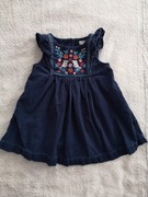 Haftowana sztruksowa sukienka John Lewis 80 - 86 w kwiatki króliki jak nowa