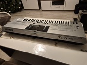Yamaha Tyros 3 keyboard
