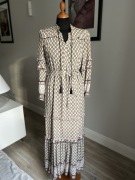 Sukienka maxi firmy Bizuu