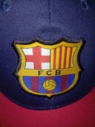 Czapka z daszkiem dla fanów FC Barcelona. 
