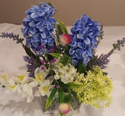 Kompozycja wiosenną, kompozycja kwiatowa, kompozycja nagrobna