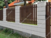 pustak ogrodzeniowy połówkowy mur słupkowy palisada przegroda płot granica