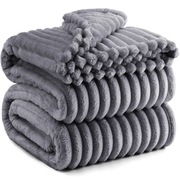 GRUBY KOC  160x200 - 300g - 3D wytłoczony wzór - STAN NOWY