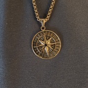 Męski naszyjnik TRENDHIM Arkai – Kompas / Róża Wiatrów – Stal Szlachetna