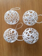 BOMBKI SZYDEŁKOWE RĘCZNIE ROBIONE 4 szt (11) 