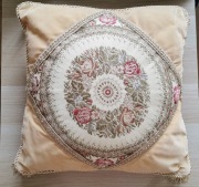 Piękna aksamitna poduszka dekoracyjna gobelinowa kwiatowy wzór 