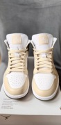 NIKE AIR JORDAN 1 MID WMNS WHITE / MEDIUM OLIVE / RATTAN – NOWE ROZMIAR 40 