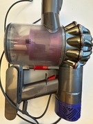 uszkodzony odkurzacz ręczny Dyson V6 Absolute ładowarka wer. angielska