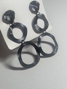 Kolczyki koła nieregularne czarne metalowe na wkrętki