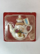 Czajnik imbryk czajniczek z ptakiem miniatura porcelain art Vintage 