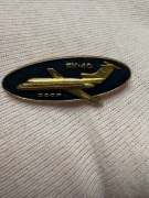 Znak - radziecki samolot Jak-40.