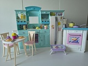 Barbie – Duża Kuchnia Vintage + bogate wyposażenie + GRATIS Barbie & Ken 