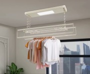 Elektryczna podsufitowa suszarka na pranie, pilot, oświetlenie.