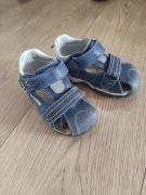 Sandałki chłopięce 22