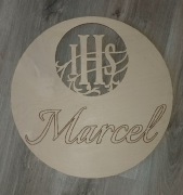 IHS z imieniem Marcel dekoracja
