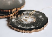 Podkładki pod kubek czarno-złote A15 żywica Holika