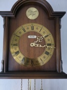 zegar ścienny Kundo mega-QUARTZ Tempus Fugit. Jest to model kwarcowy