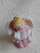 Figurka - aniołek z książką - wysokość 4,9 cm