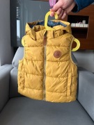Kamizelka H&M 110/116 cm bezrękawnik z kapturem dla chłopca na jesień