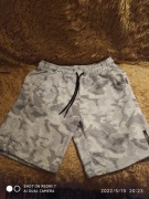 Szaro-białe spodenki