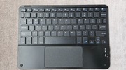 Klawiatura bluetooth w układzie QWERTY z touchpadem