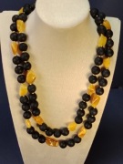 Unikalny Naszyjnik: Lawa Wulkaniczna i Naturalny Bursztyn Bałtycki