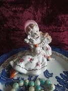 Figurka porcelanowa dziewczynka Liz Lux Art Alba Julia vintage Rumunia